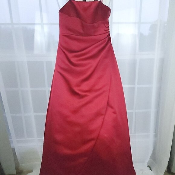 Davids Bridal Red Bridesmaid Dress With Black Tulle Underskirt Size 12 Altered - Picture 1 of 9